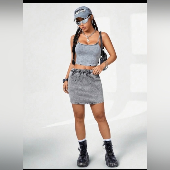 Dresses & Skirts - New Skirt Outfit Size S